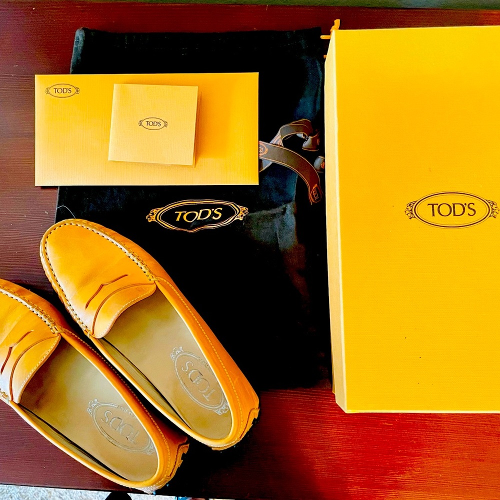 Original Tod’s Gommino driving loafers